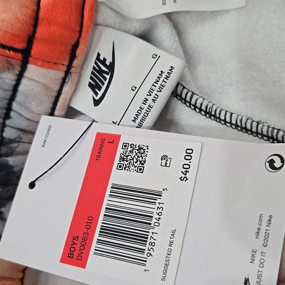 Nike Boys Sportswear Club Tie-Dye Fleece Shorts Size L 14/16 - Picture 4 of 13